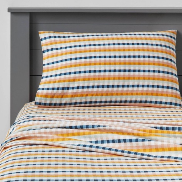 NWT Pillowfort 3 piece twin size 100% cotton plaid flannel sheet set - Picture 2 of 5